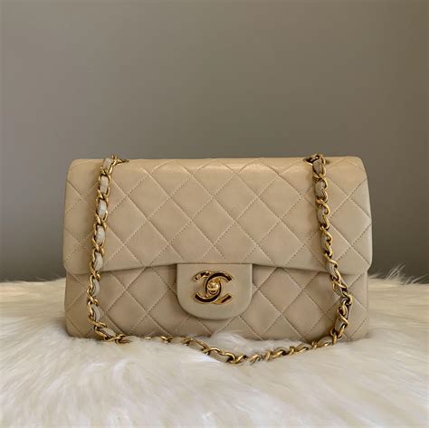 chanel classic flap gold